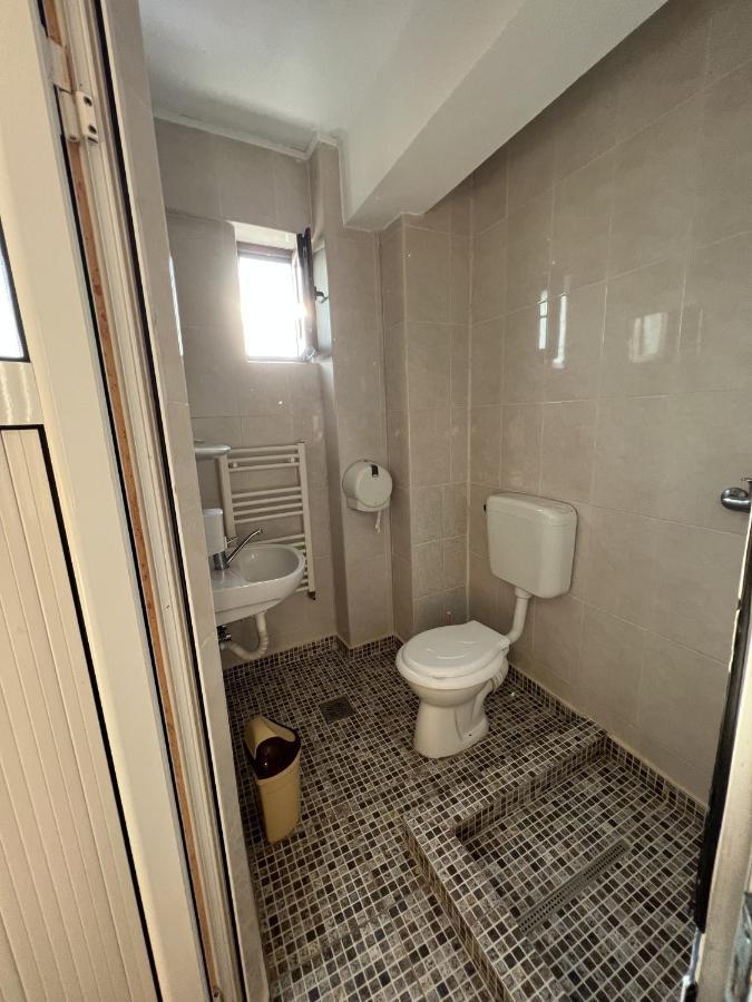 Hotel Monte Carlo Питешти Экстерьер фото